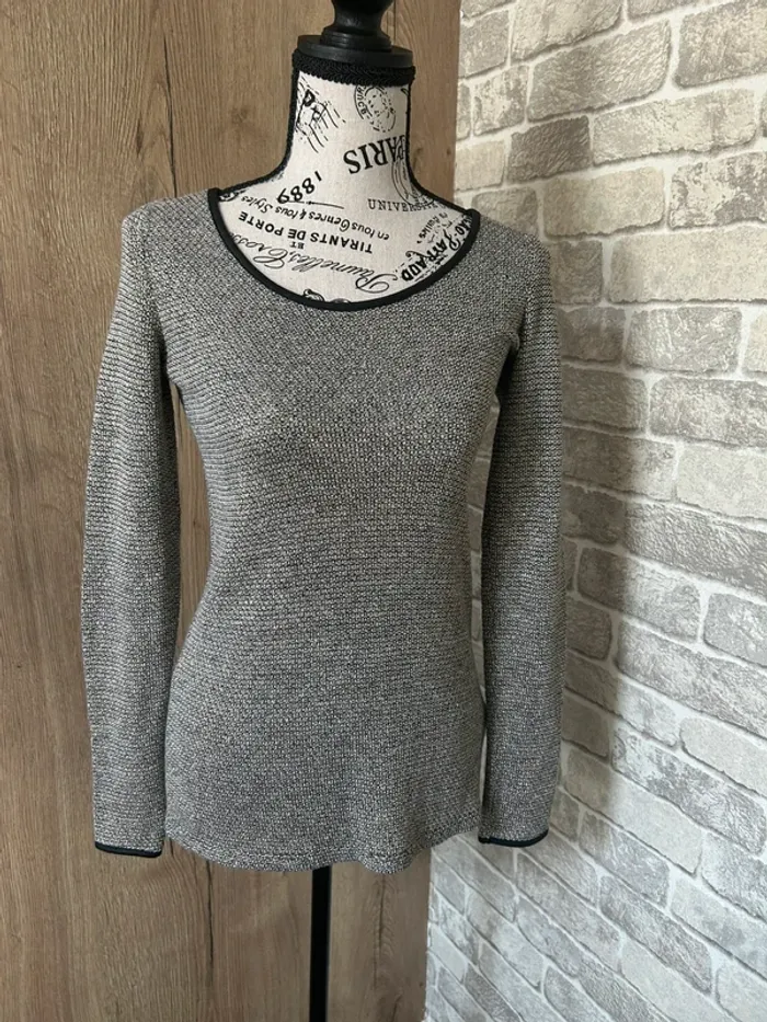 Pull léger brillant pailletée taille 36