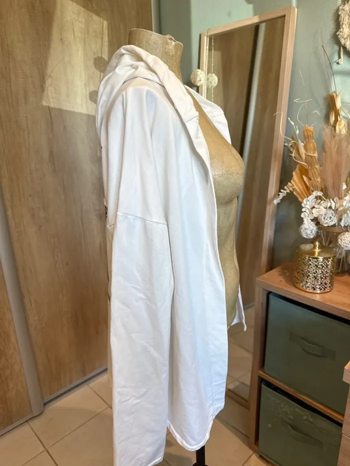 Magnifique gilet à capuche avec étoile léopard au dos femme - photo numéro 3