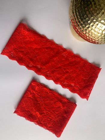 Bandeau en dentelle rouge