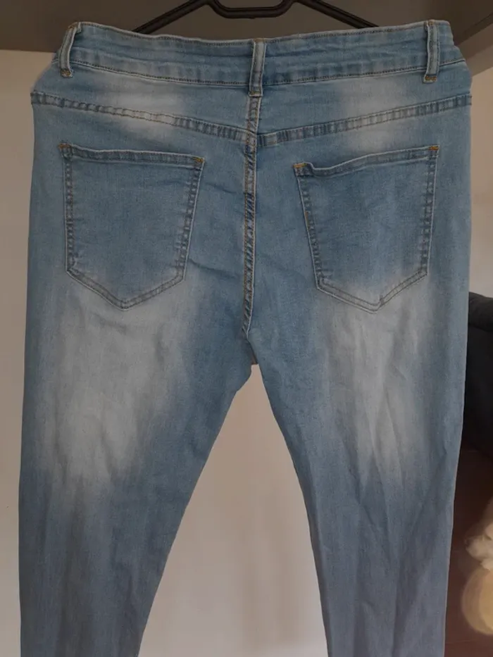 Jean troué taille M - photo numéro 5