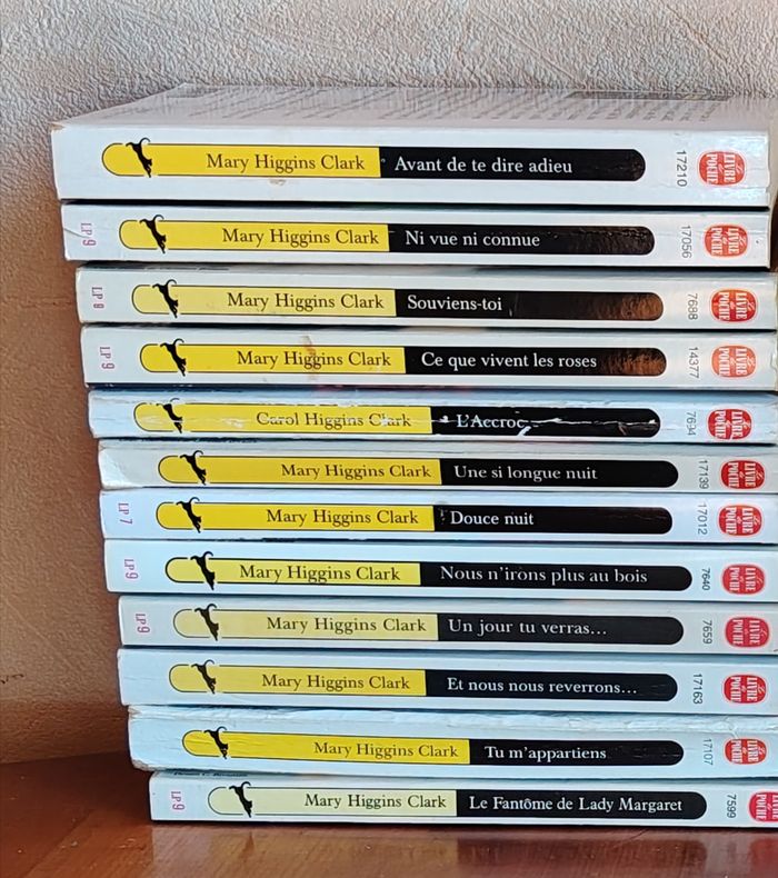 Lot de 22 livres de Mary Higgins Clark - photo numéro 3