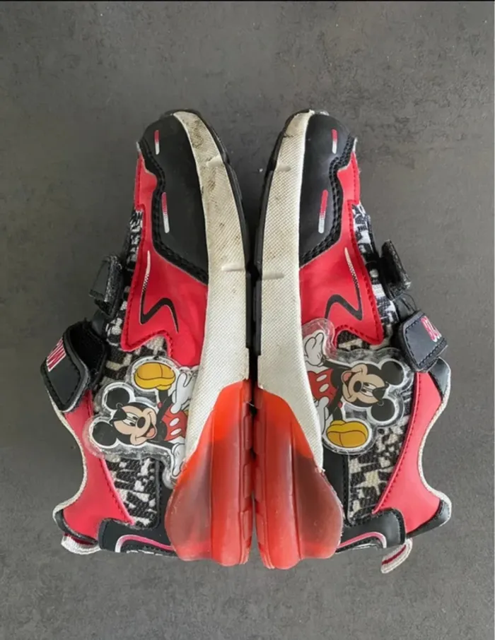 Baskets Mickey Kiabi taille 28 - photo numéro 7
