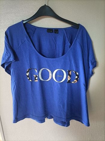 Tshirt bleu court avec motif animal et sequin argenté Good Vibes