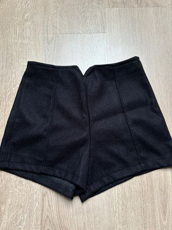 Short en laine noir taille haute