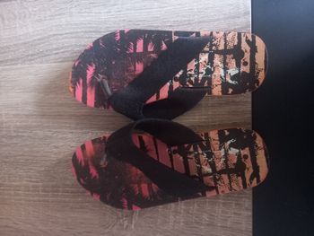 Tongs taille 36
