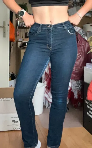 Jean Levi’s 724 High Rise T29 – parfait état