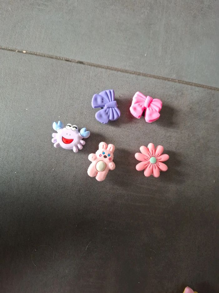 Lot de 5 breloques neuves pour Crocs