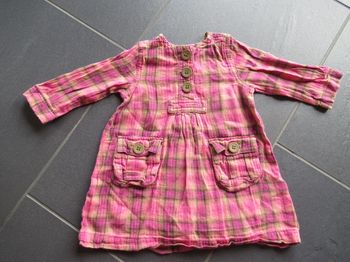 Robe Petit Bateau 6 mois + don d'un bavoir