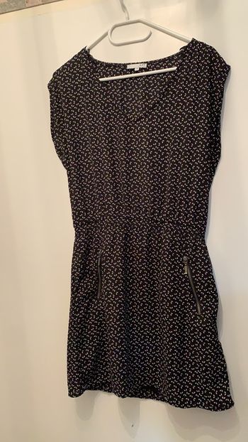 Petite robe noire imprimée