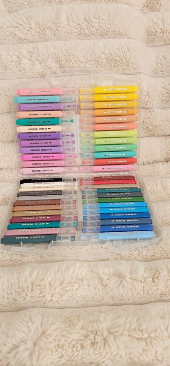 Lot de 48 marqueurs acrylique Neufs