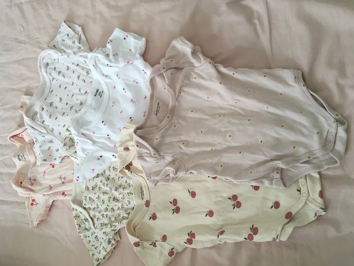 36 mois - 6 bodies a motif