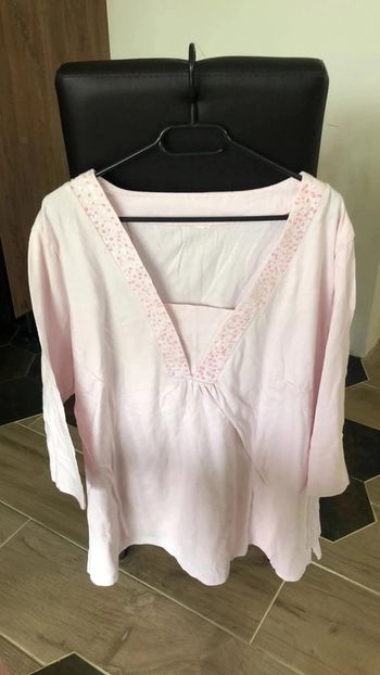 Haut rose clair manche 3/4 taille 50