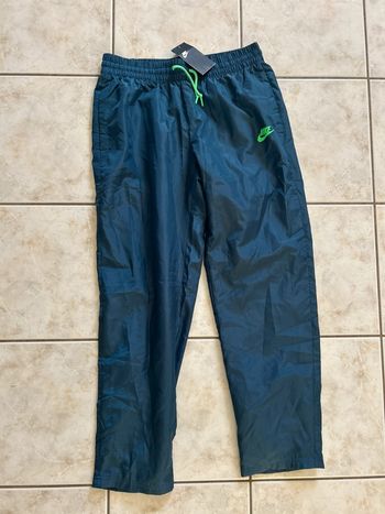 Pantalon Nike coupe vent bleu marine – Taille M
