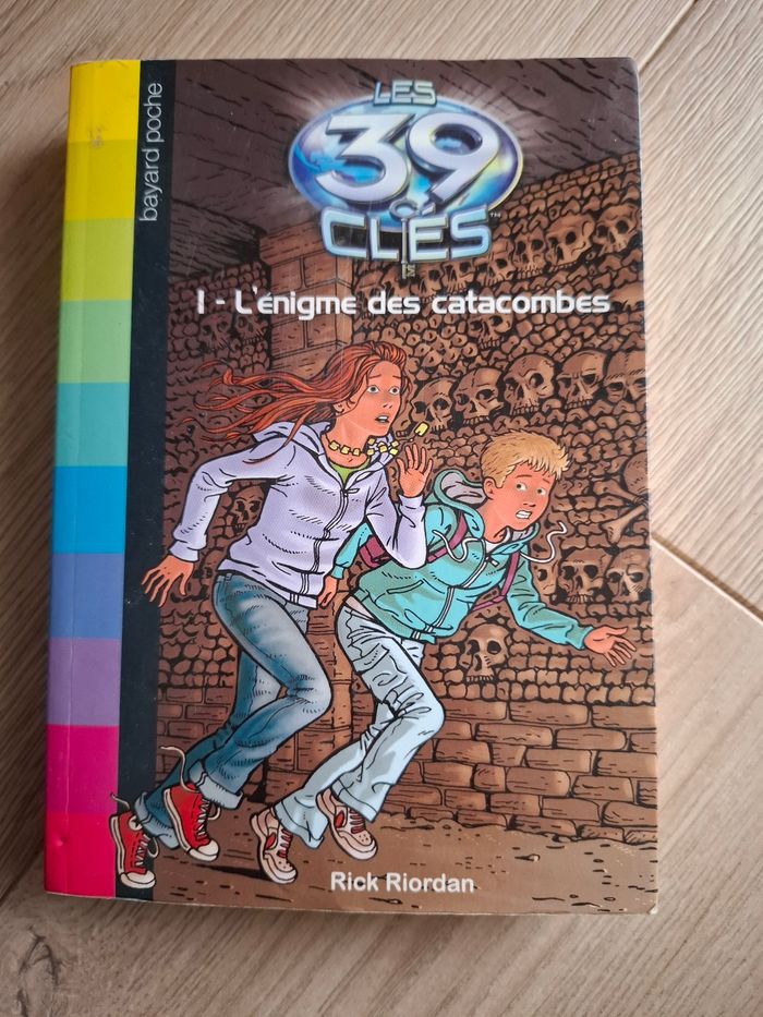 Livre Les 39 clés L'énigme des catacombes en très bon état