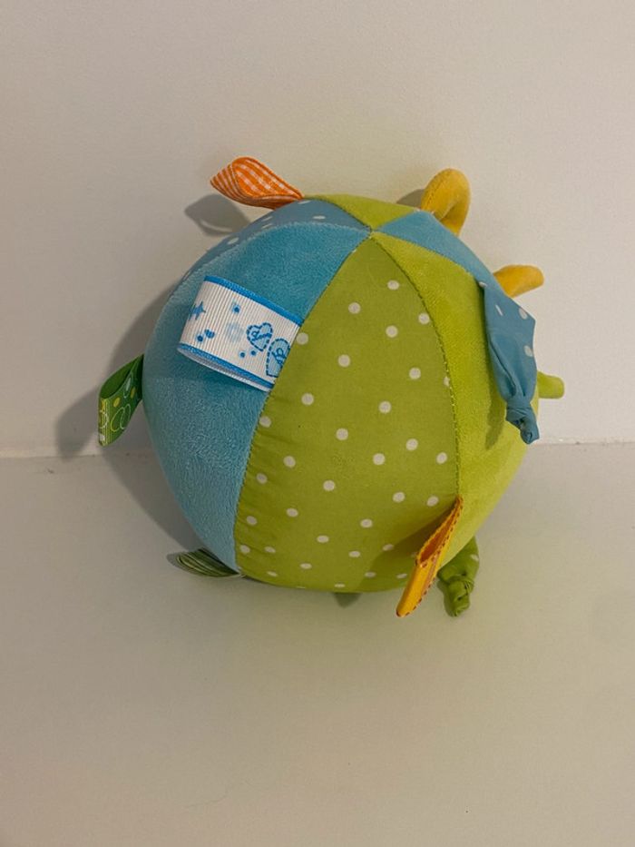 Boule peluche sensorielle, visuelle et auditive comme neuve - photo numéro 3
