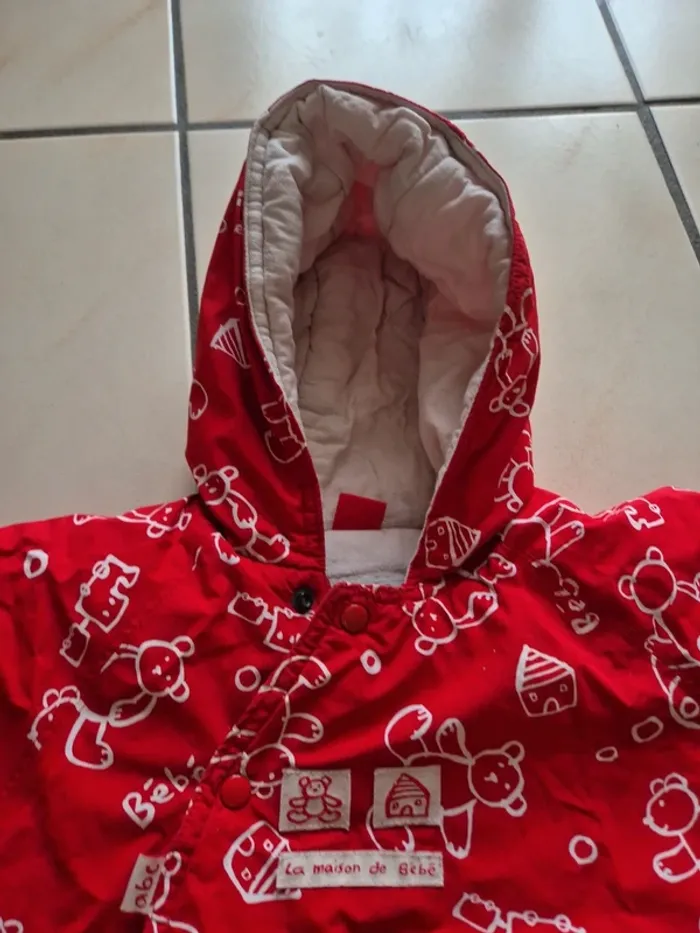 Doudoune rouge à capuche - photo numéro 3