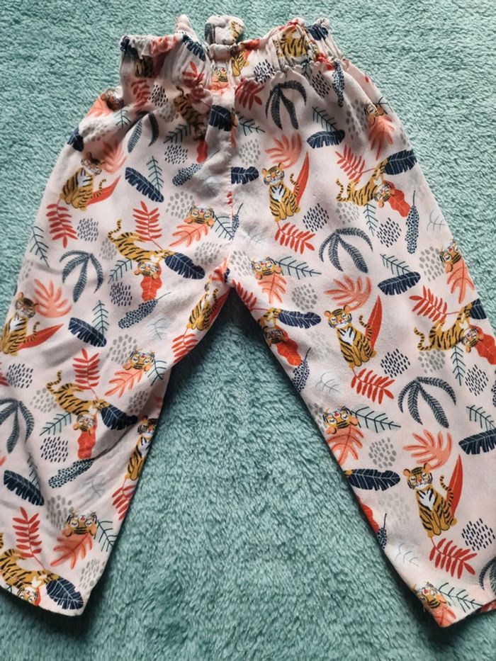 Très beau pantalon 18 mois - photo numéro 4