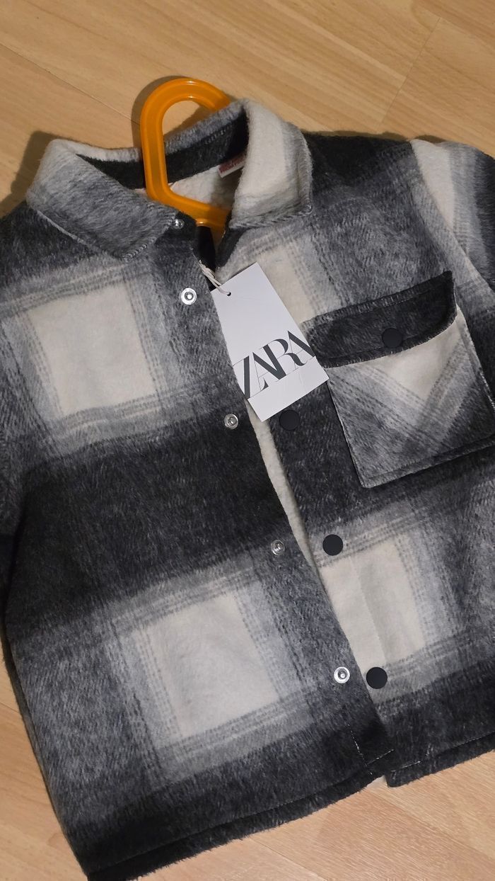 Neuve (non portée)🏷 💙😍🥰SUPERBE veste intérieur sherpa 4 ans garçon💙😍 - photo numéro 2