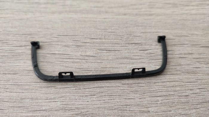 Baguette capote pièce détachée miniature Chevrolet Corvette C5 1997 Burago Bburago 1/18 #B65 - photo numéro 2