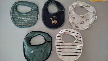 Lot de 5 bavoirs dinosaures Kiabi