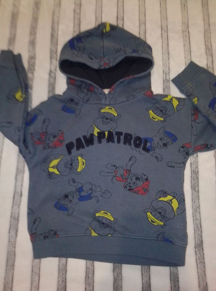Pull a capuche garçon 3 ans - photo numéro 2