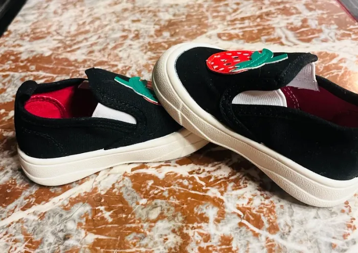 Chaussures en toile avec fraise - photo numéro 2