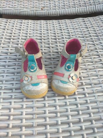 Chaussures gris et rose pointure 20