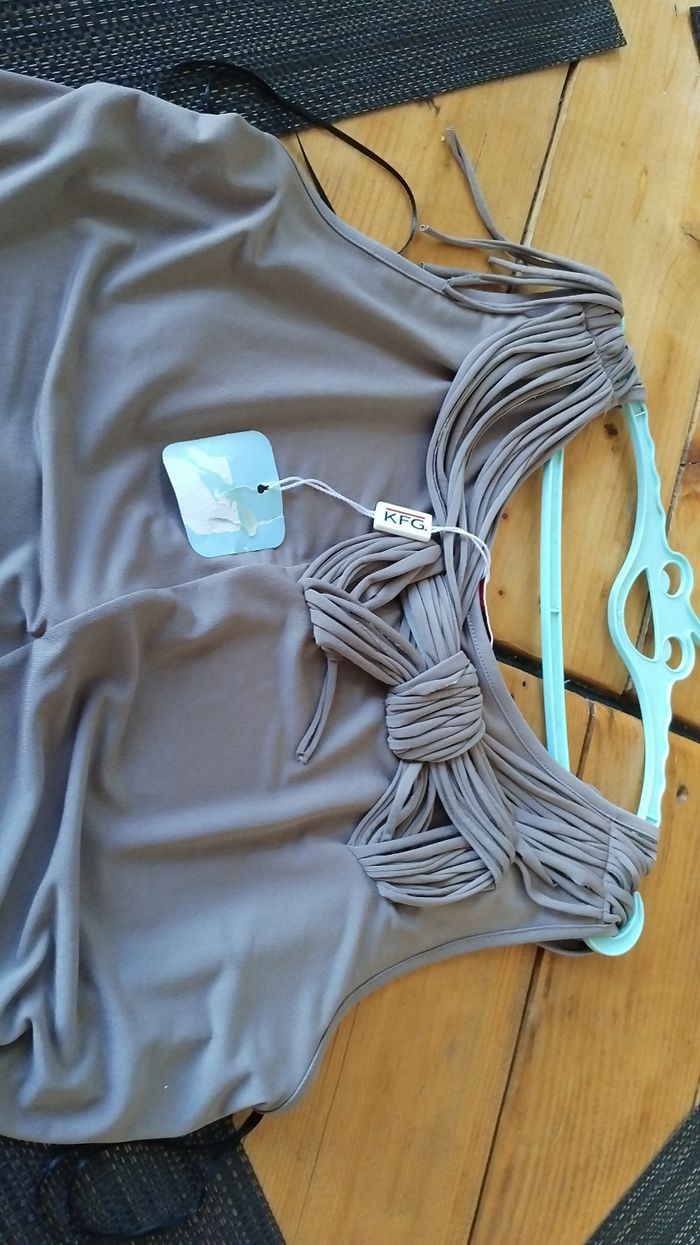 Robe grise - photo numéro 2