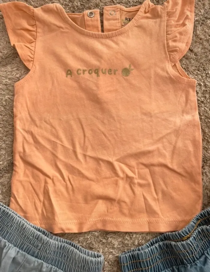 Short et t-shirt 9 mois - photo numéro 4