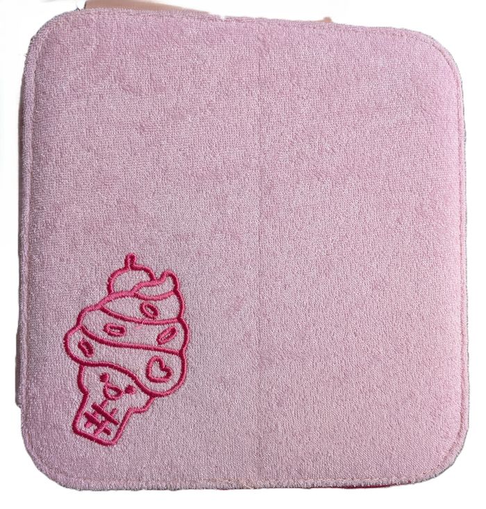 Coffret velours violet pour dessinateur futé remplie de crayons, feutres, règle...