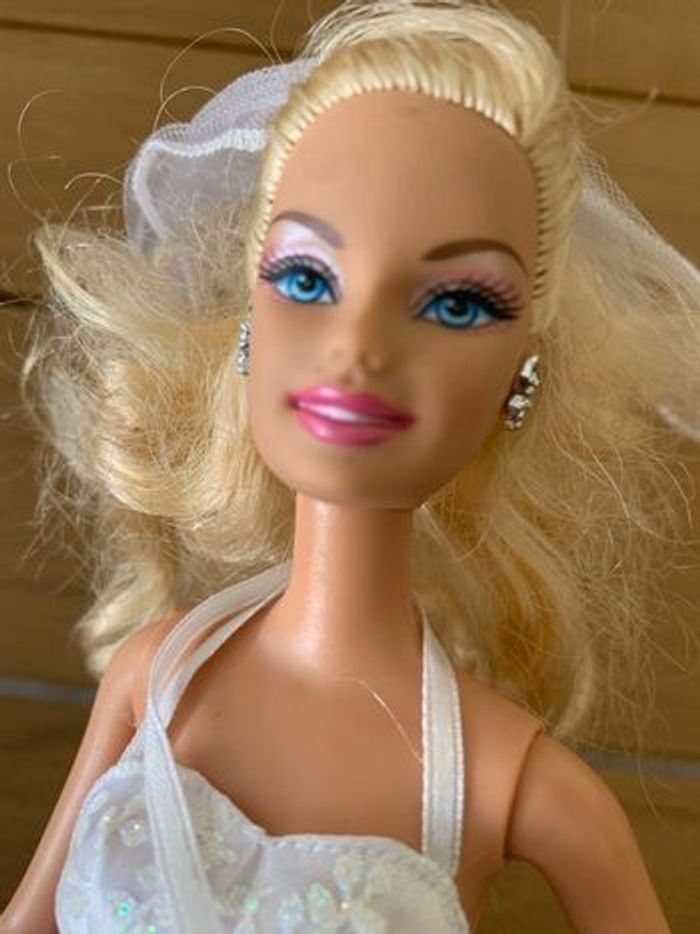 Superbe barbie mariée - photo numéro 6