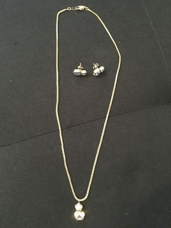 Ensemble collier boucle d oreille Neuf