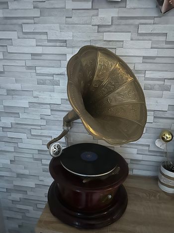 Gramophone 