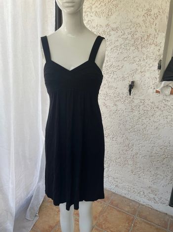 Robe noire de la marque H&M