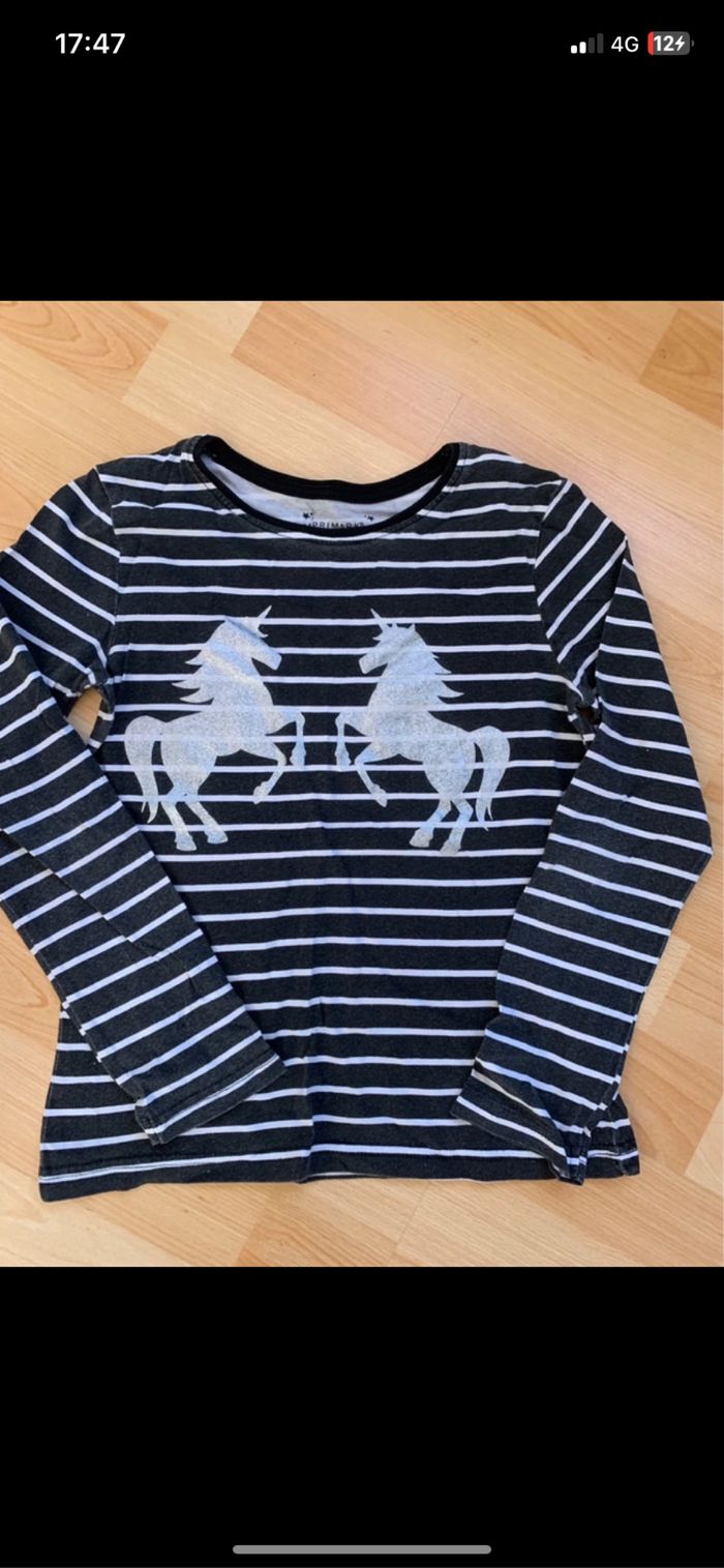 Te shirt manches longues licornes 9/10 ans
