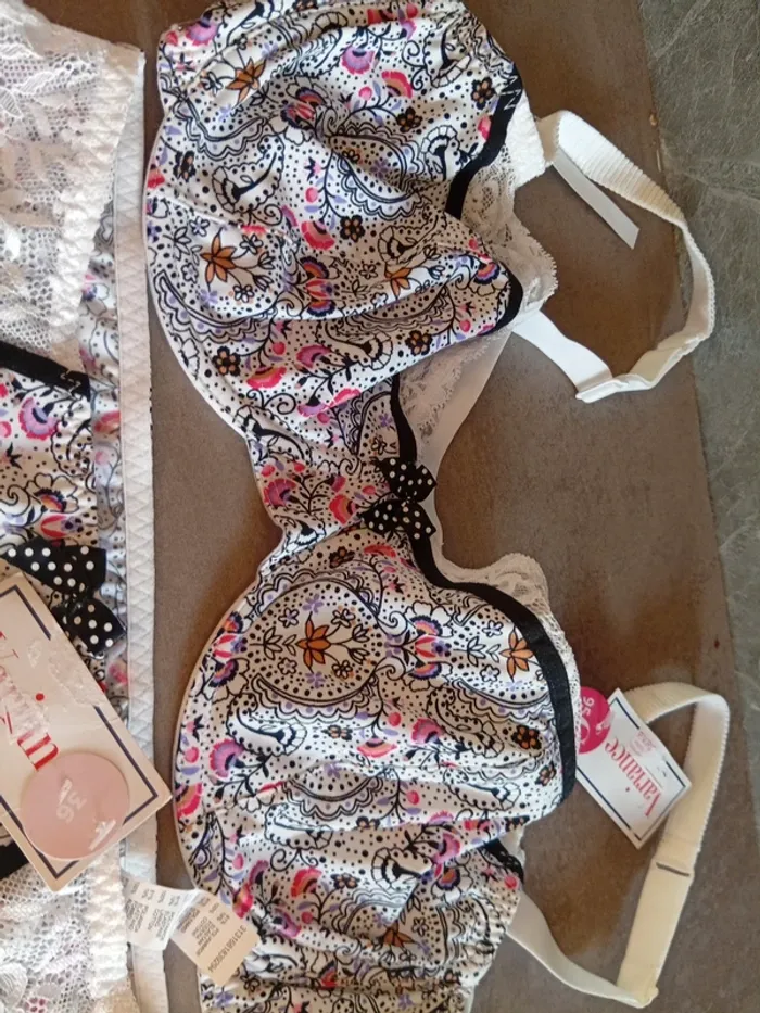 Soutien gorge et son culotte - photo numéro 2