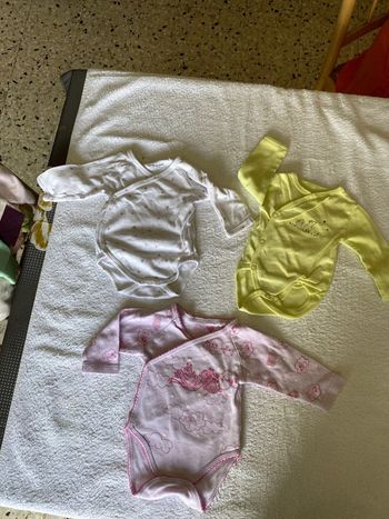 T3mois lot 3 bodys ML croisés