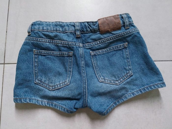Lot de deux shorts fille 8ans - photo numéro 3
