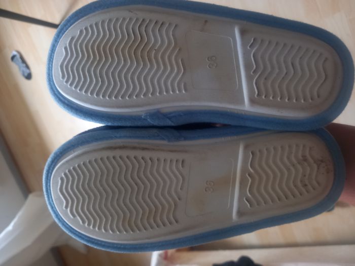 Pantouffle bleu très bon état bleu taille 36 - photo numéro 5