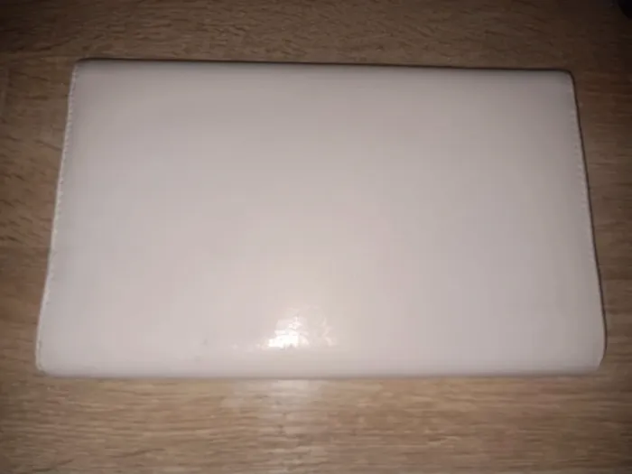 Pochette élégante en cuir blanc avec fermoir doré - photo numéro 3