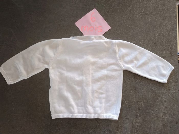 Gilet blanc et gris argenté 6 mois - photo numéro 3