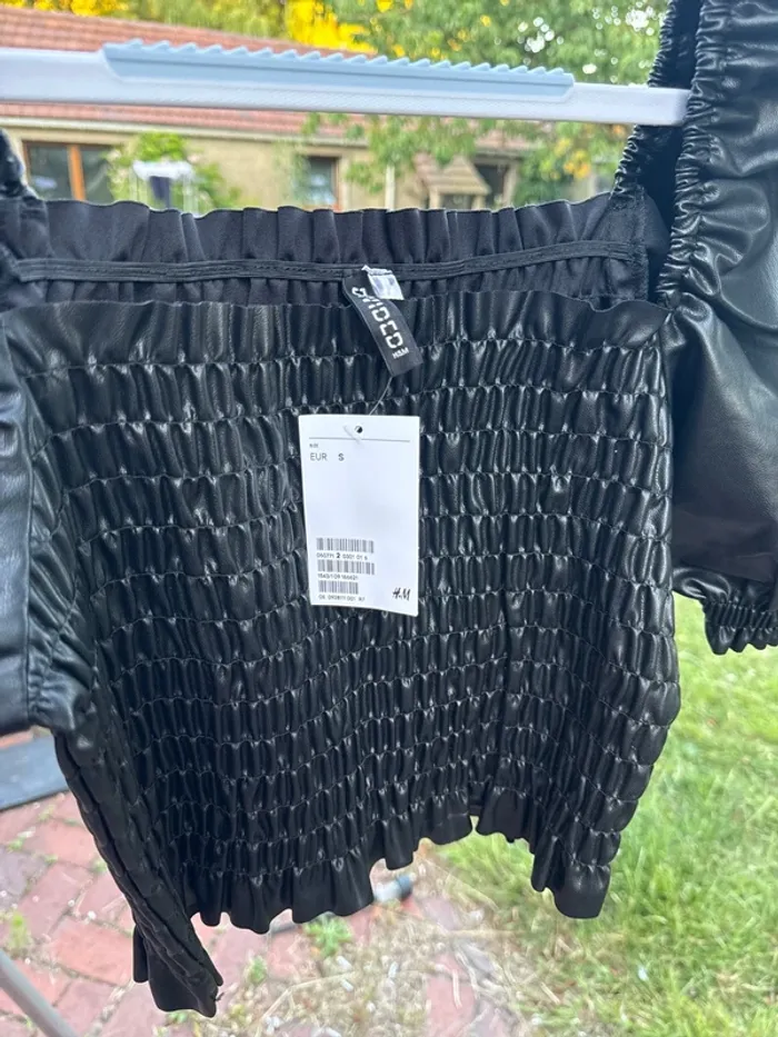 Super haut top h&m en similicuir neuf avec étiquette taille S - photo numéro 4