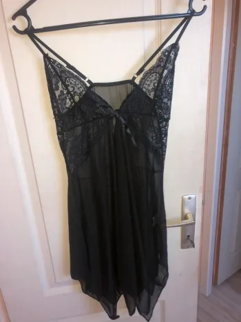 nuisette avec dentelle noir