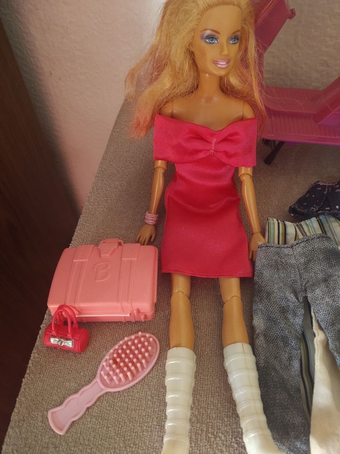 Lot Barbie + scooter + accessoires - photo numéro 3