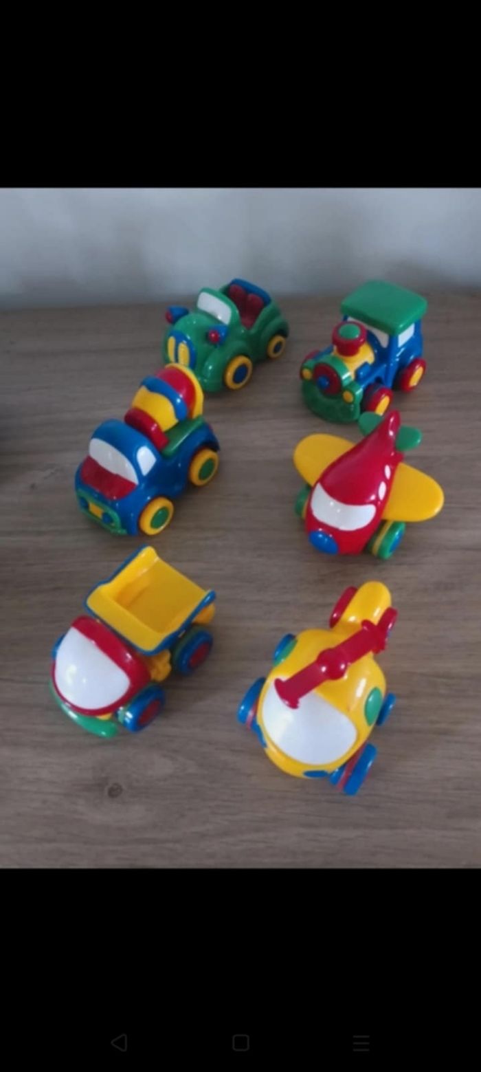 6 véhicules premier âge