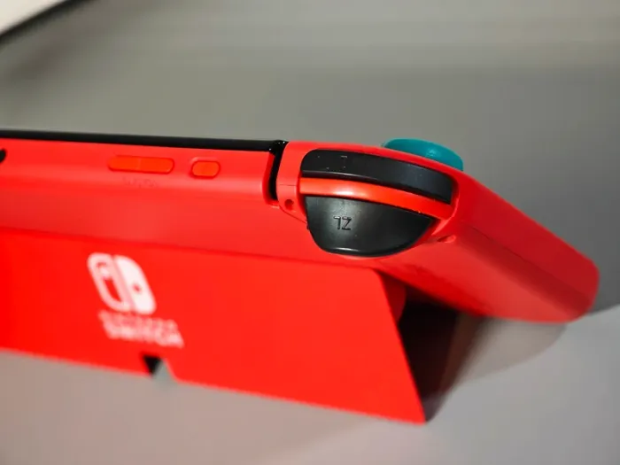 Console Nintendo Switch Oled collector édition rouge Mario / Garanti 1 an - photo numéro 10