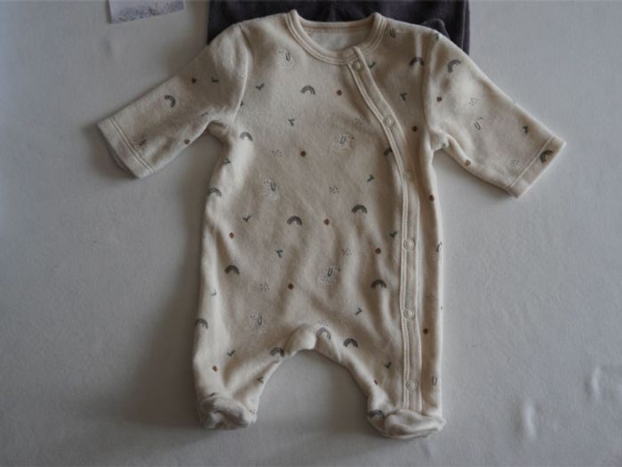 Lot kiabi 0m 48-51 cm : 3 Pyjamas velours fantaisies + 2 Bodies ML - photo numéro 5