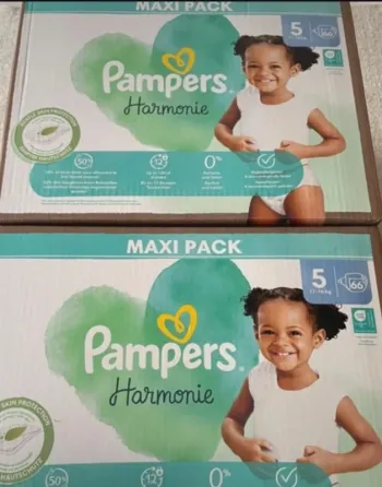 Lot de 2 cartons des couches Pampers harmonie taille 5