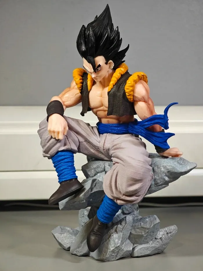 Figurine Dragon Ball : Gogeta 22cm / Neuve/ Trois têtes interchangeables/ Sans boîte - photo numéro 3