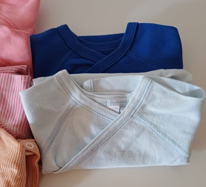 Lot de 10 bodies Petit bateau - photo numéro 4